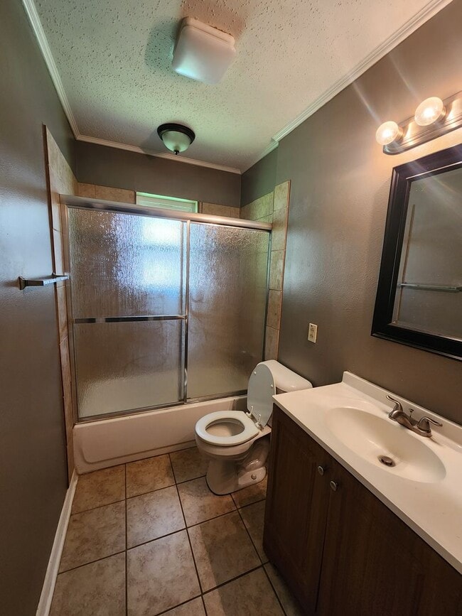 Building Photo - 9368 Wardlow Dr