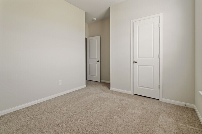 Building Photo - 345 Fastboy Ln
