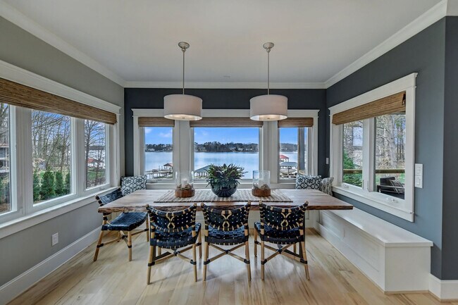 Building Photo - 136 Bridlewood Dr