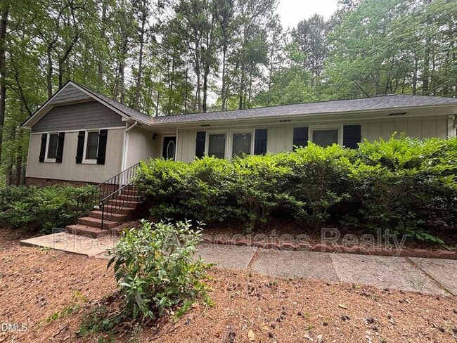 Building Photo - 501 Merrie Rd