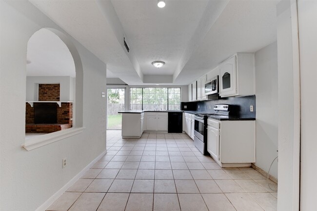 Building Photo - 15702 Mendocino Dr