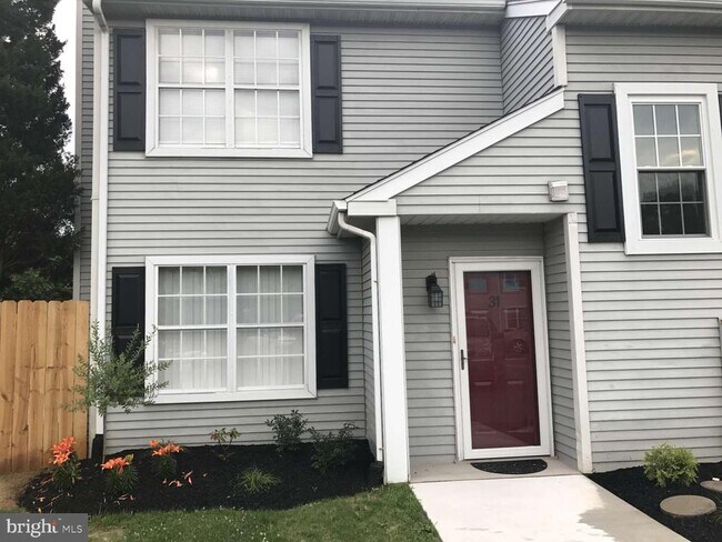 Primary Photo - 31 Bark Hollow Ln