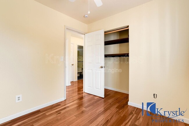 Building Photo - 530 N Regatta Dr