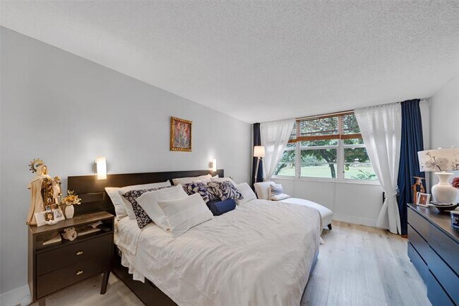 Building Photo - 903 Cypress Grove Dr