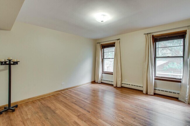 Building Photo - 1216 Hull Terrace