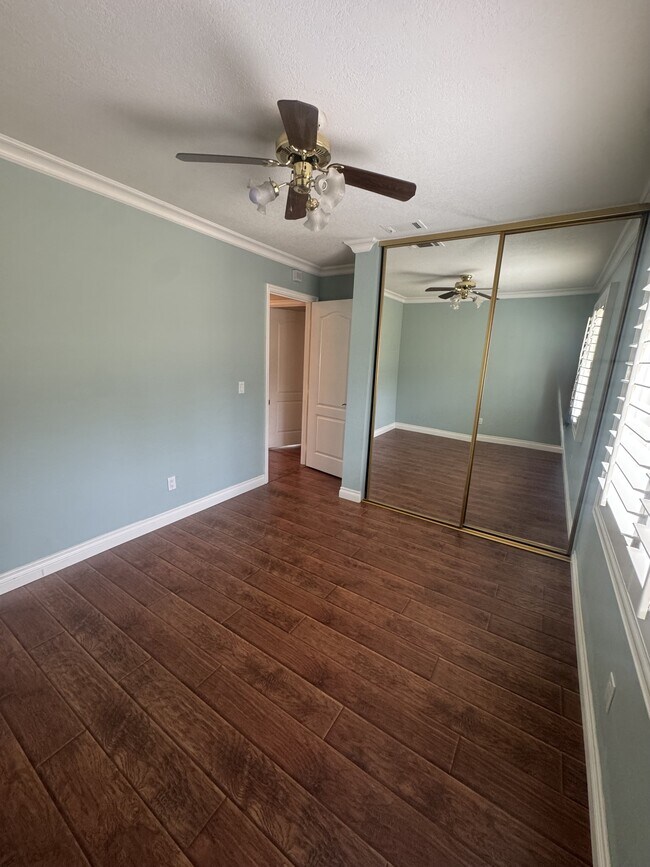 Building Photo - 606 Pinecrest Ln