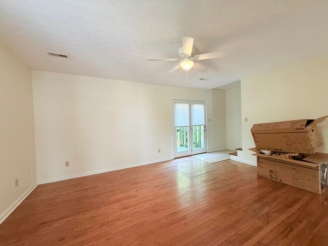 Building Photo - 200 Shamrock Ln