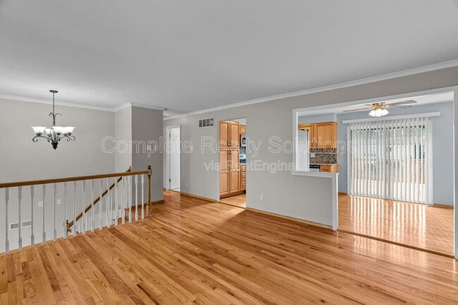 Building Photo - 12464 Glengate Dr