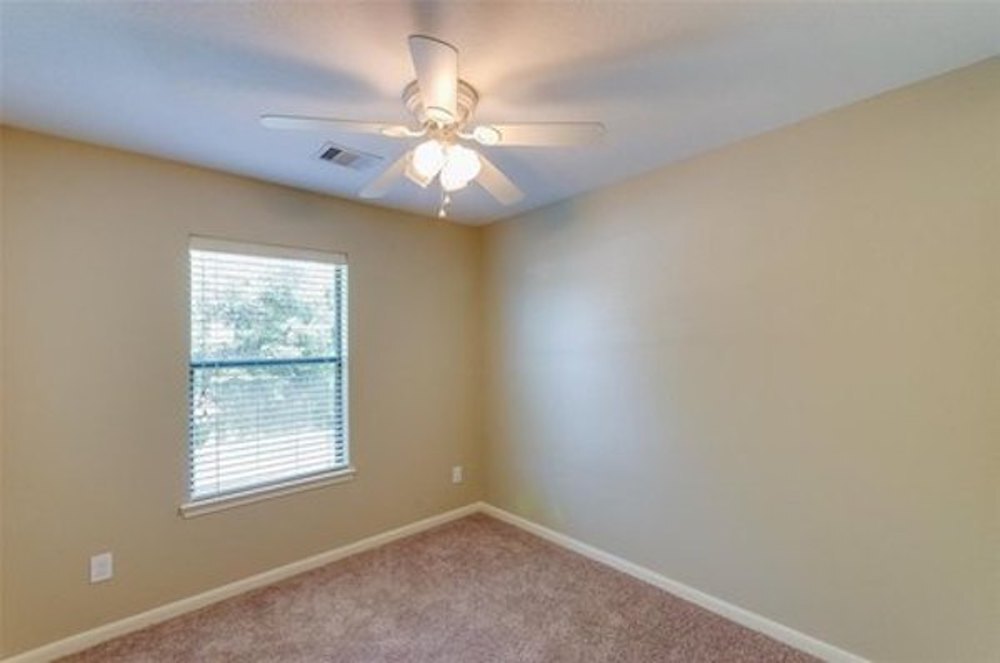 3rd bedroom - 521 E House St