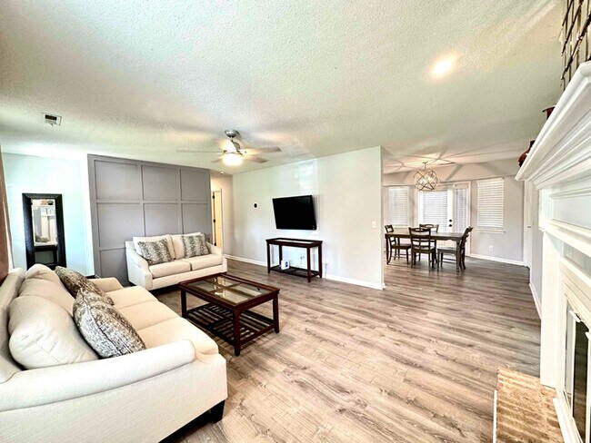 Building Photo - 1750 Dailey Terrace NW