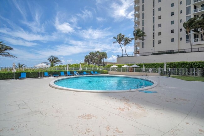 Building Photo - 2800 N Ocean Dr
