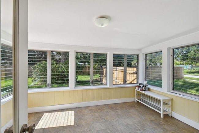 Building Photo - 1925 52nd St S