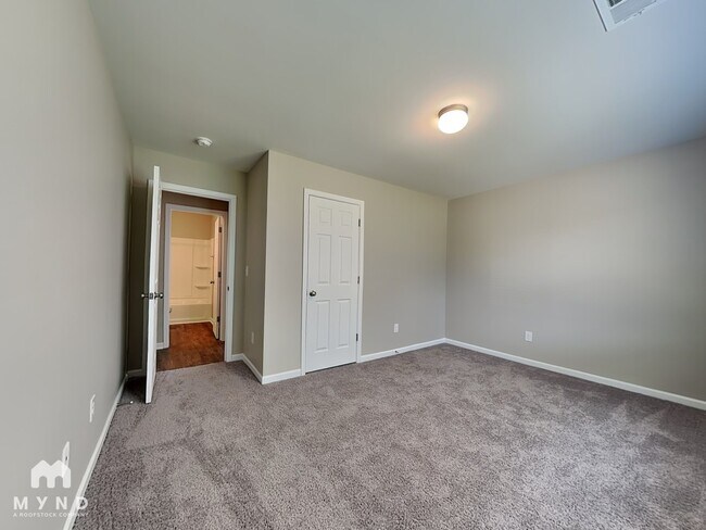 Building Photo - 155 Hunters Cv