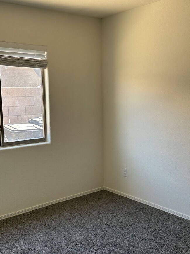 Building Photo - 3832 E Wyatt Way