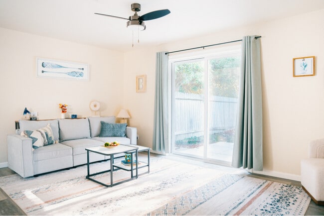 Building Photo - 828 Murray Rd