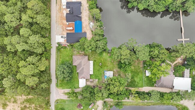Building Photo - 1231 Country Ln