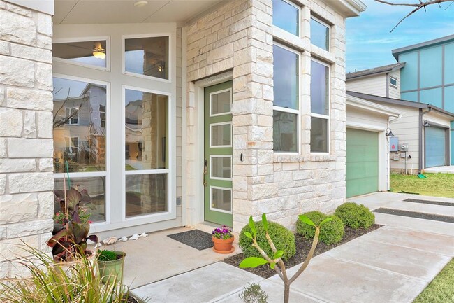 Building Photo - 9720 Evening Canopy Dr
