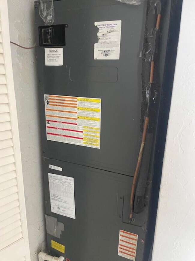 Building Photo - 1724 NE 176th St