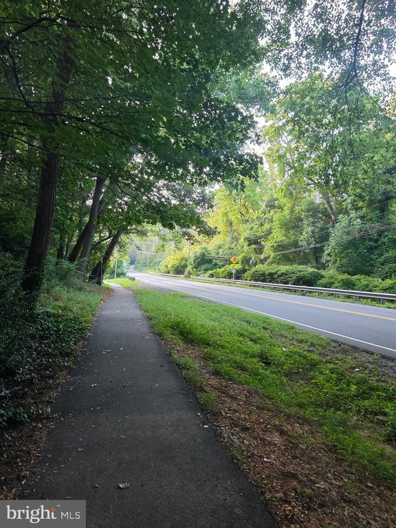 Building Photo - 6513 Old Dominion Dr