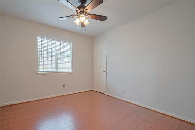 Building Photo - 6607 Bayou Crest Dr