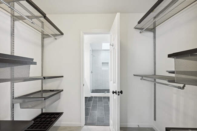 Building Photo - 439 Grant St SE