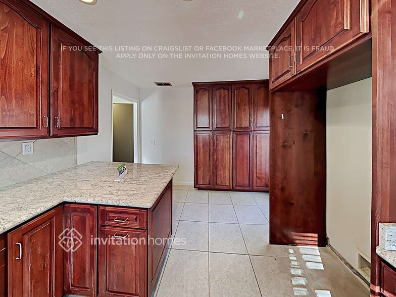 Building Photo - 23525 Arlen Dr