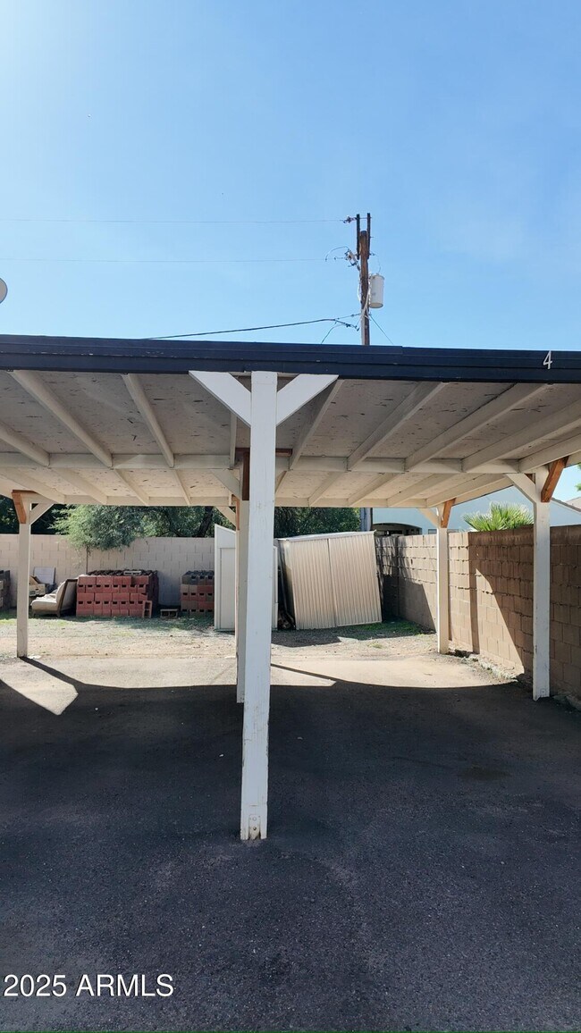 Building Photo - 1429 E Osborn Rd