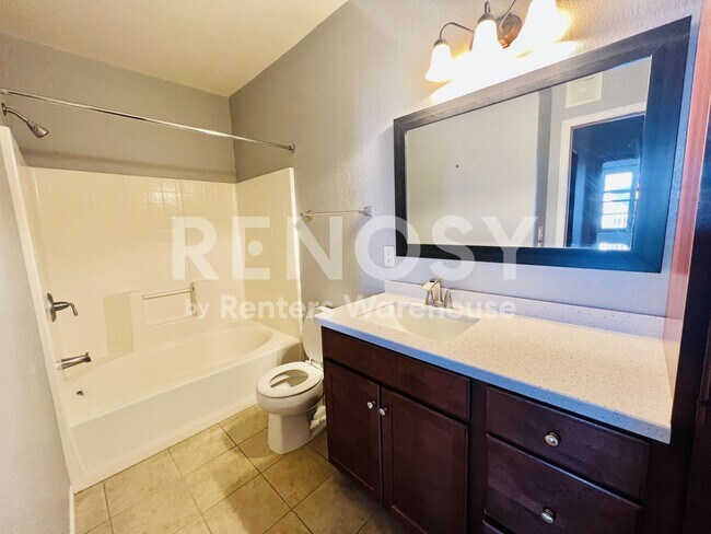 Building Photo - Stunning 1 Bedroom 1 Bathroom in Saint Louis Park!