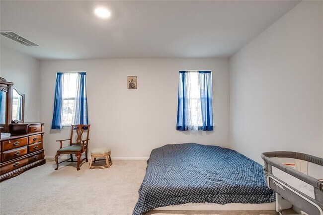 Building Photo - 908 Vogel Dr