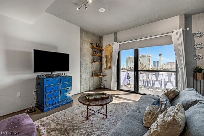 Building Photo - 353 E Bonneville Ave