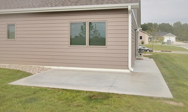 Building Photo - 4021 Scenic Crossing