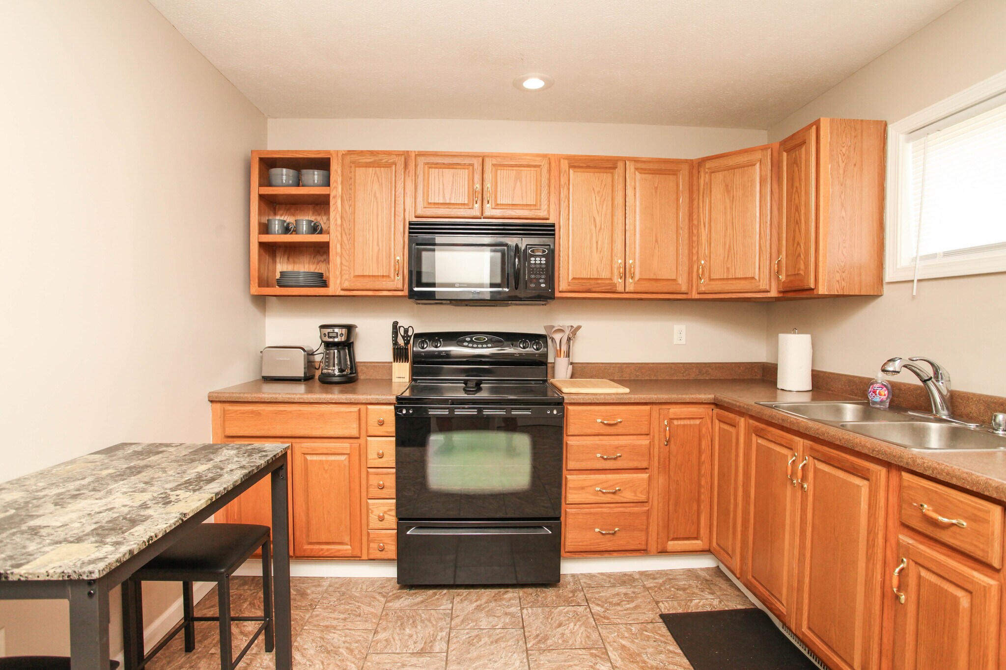 Building Photo - 809 N. SHERMAN