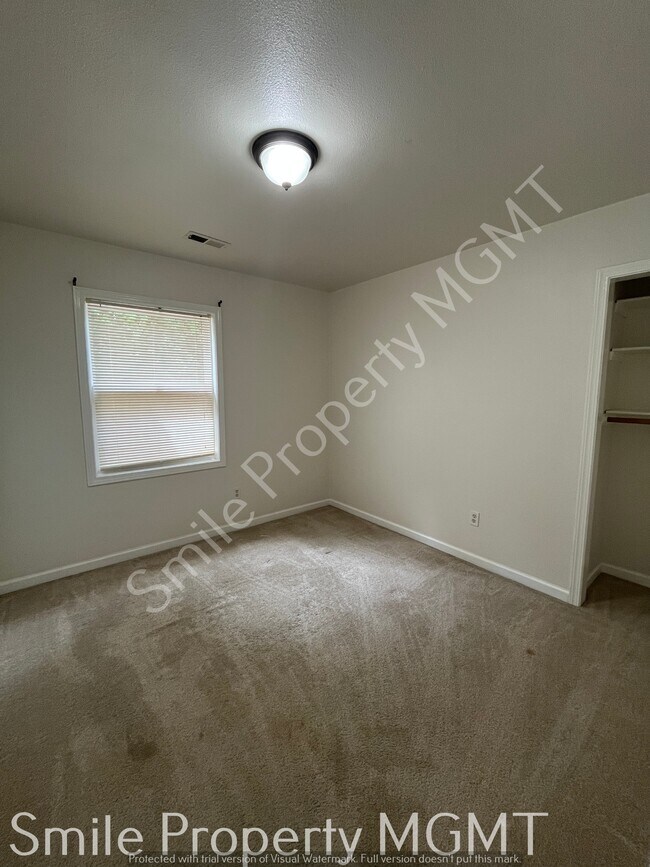 Building Photo - 2216 SE 105th Ave