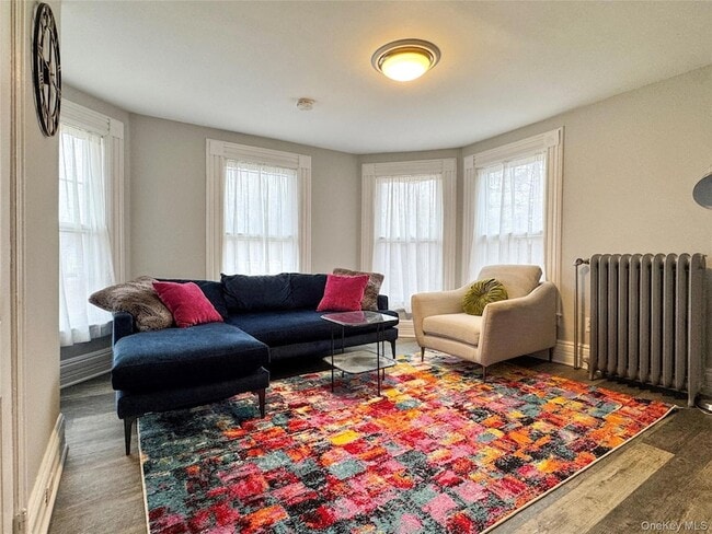 Building Photo - 453 Montauk Hwy