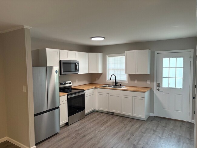 Building Photo - 5508 Wrenn Dr