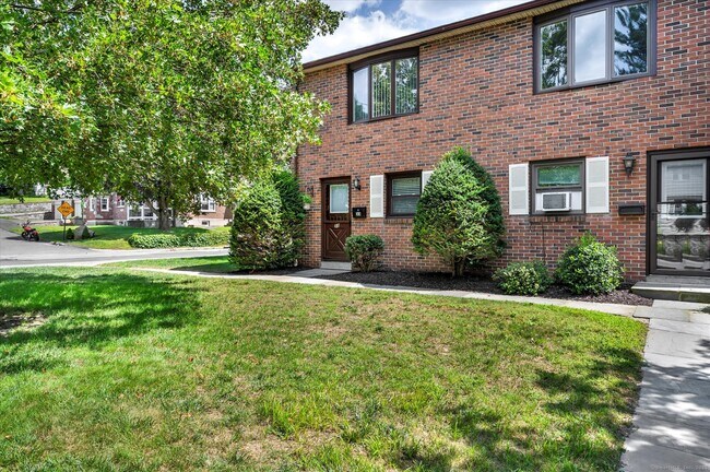 Primary Photo - 33 Patterson St