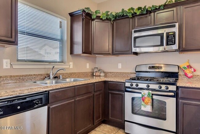Building Photo - 12921 Hueco Cave Dr