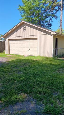 Building Photo - 1918 US-259