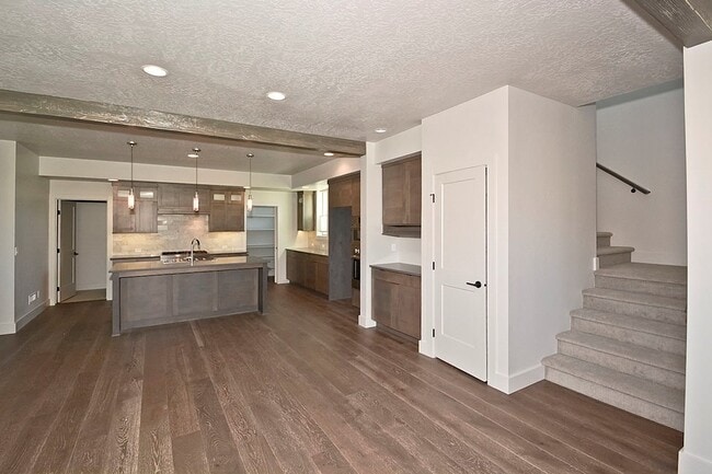 Building Photo - One of a Kind-3 Bedroom and 3 Bathroom Luxury Townhouse in Harris Ranch.