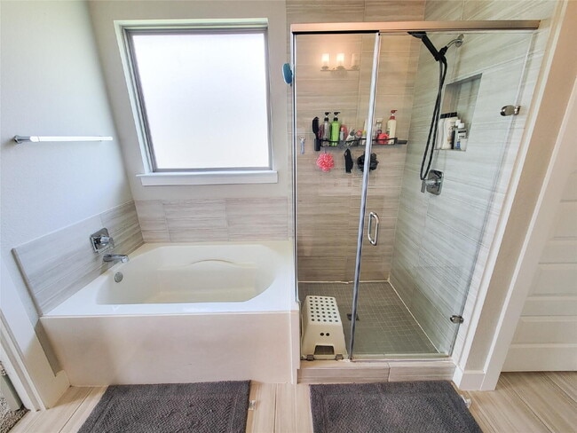 Building Photo - "Spacious 4-Bedroom Haven in Katy, TX with 3.5 Baths – Your Ideal Family Retreat Awaits!"