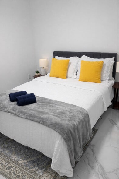 Building Photo - 273-273 Prince St