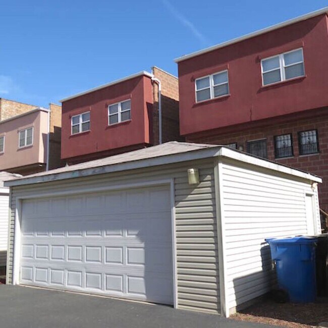 Building Photo - 4354 S Drexel Blvd