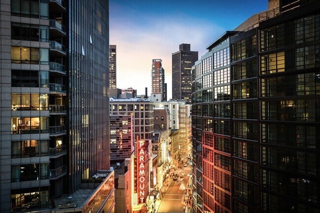 Building Photo - 580 Washington St