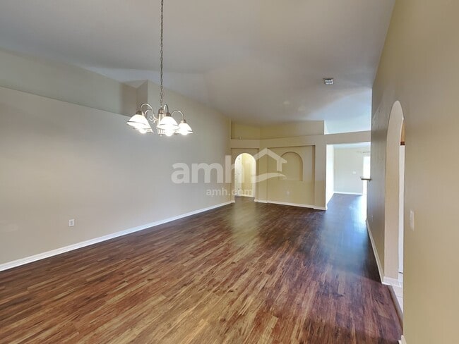 Building Photo - 194 Velveteen Place