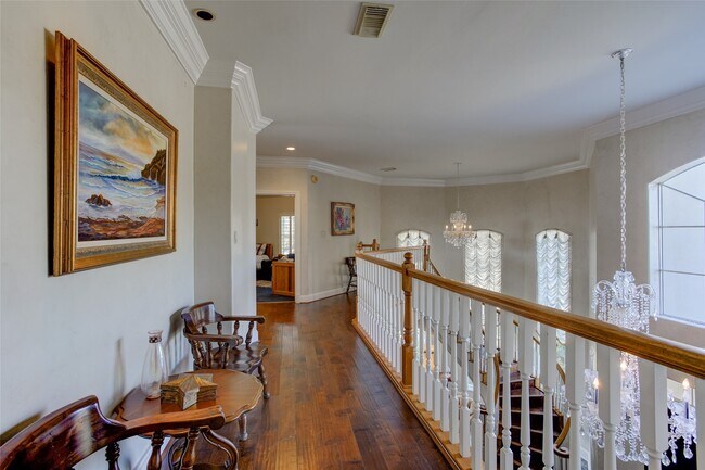 Building Photo - 13703 Lakeshore Way Cove