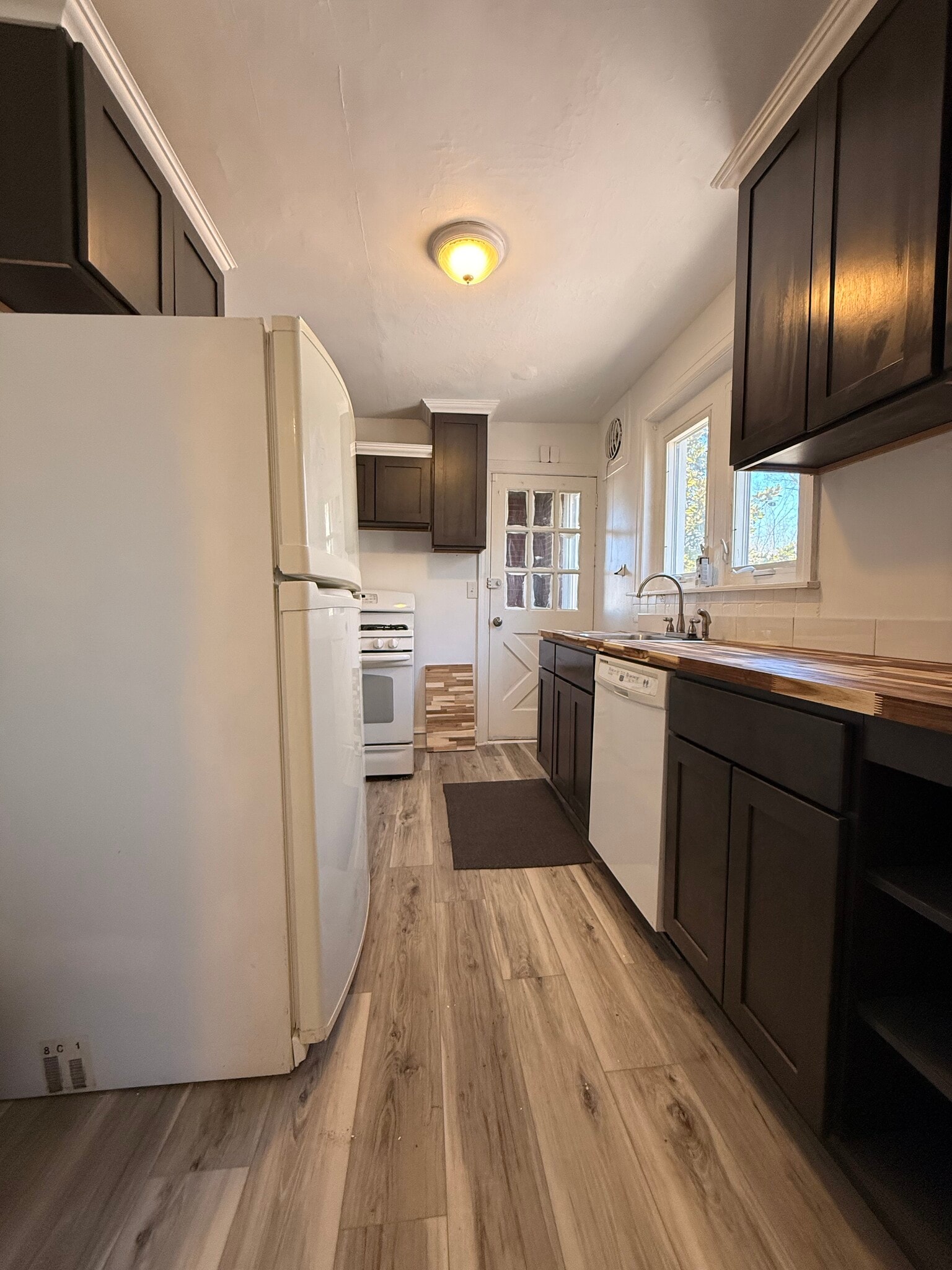 Building Photo - 1605 DeKalb St