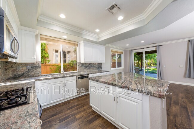 Building Photo - 18210 Shannon Ridge Pl