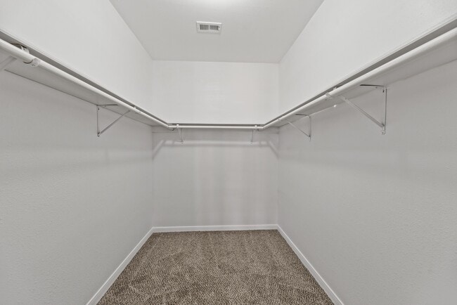 Building Photo - 18210 Beaverdell Dr