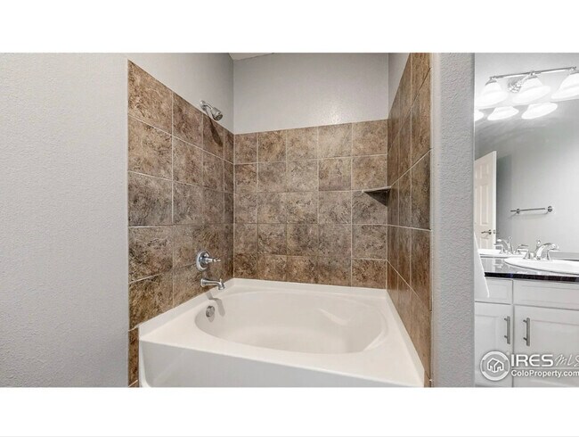 Building Photo - 1465 Blue Sky Cir