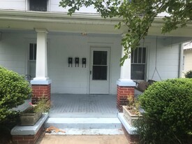 Front Porch - 302 S Summit St